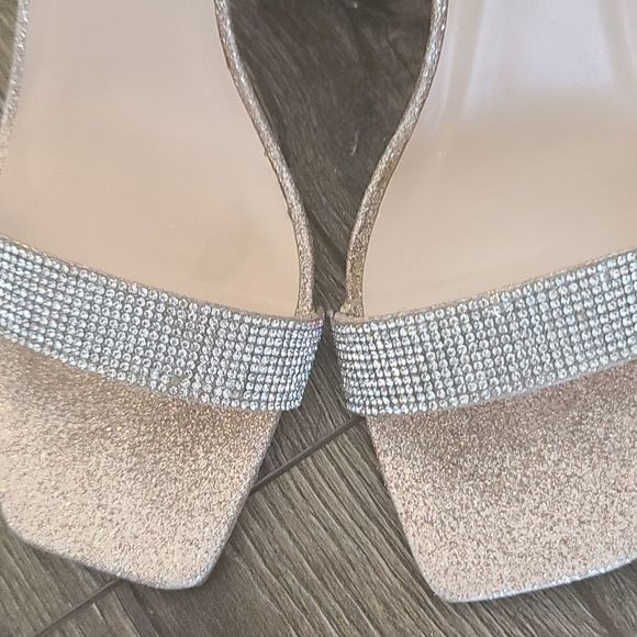 MY DELICIOUS SHOES. - Picture 8 of 9